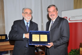 Carel receives the 2009 Marco Polo Prize